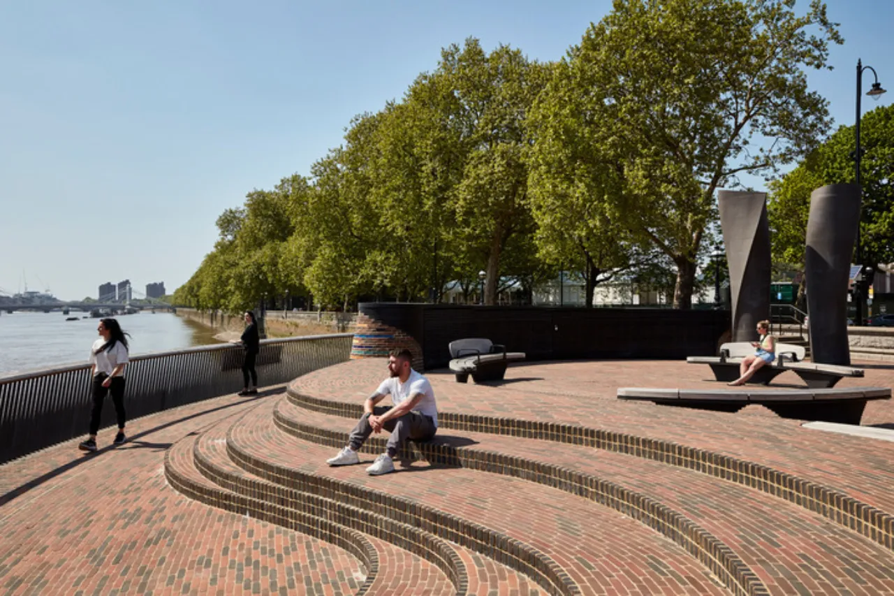 Chelsea Quay as part of the Thames Tideway Tunnel epitomises the balance between nature, public life, and infrastructure.