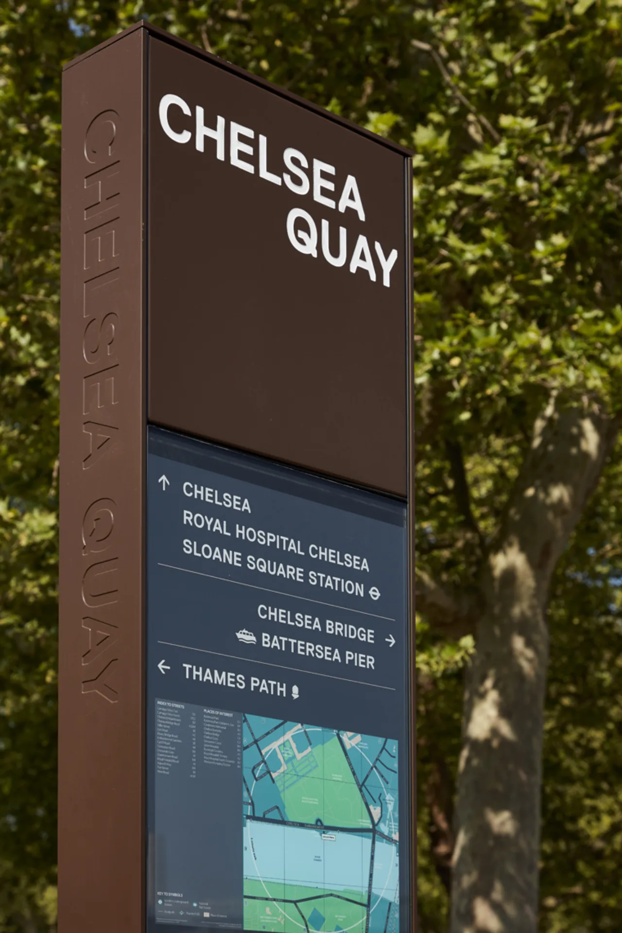 Wayfinding and Signage design by Gillespies at Chelsea Quay, Thames Tideway Infrastructure project