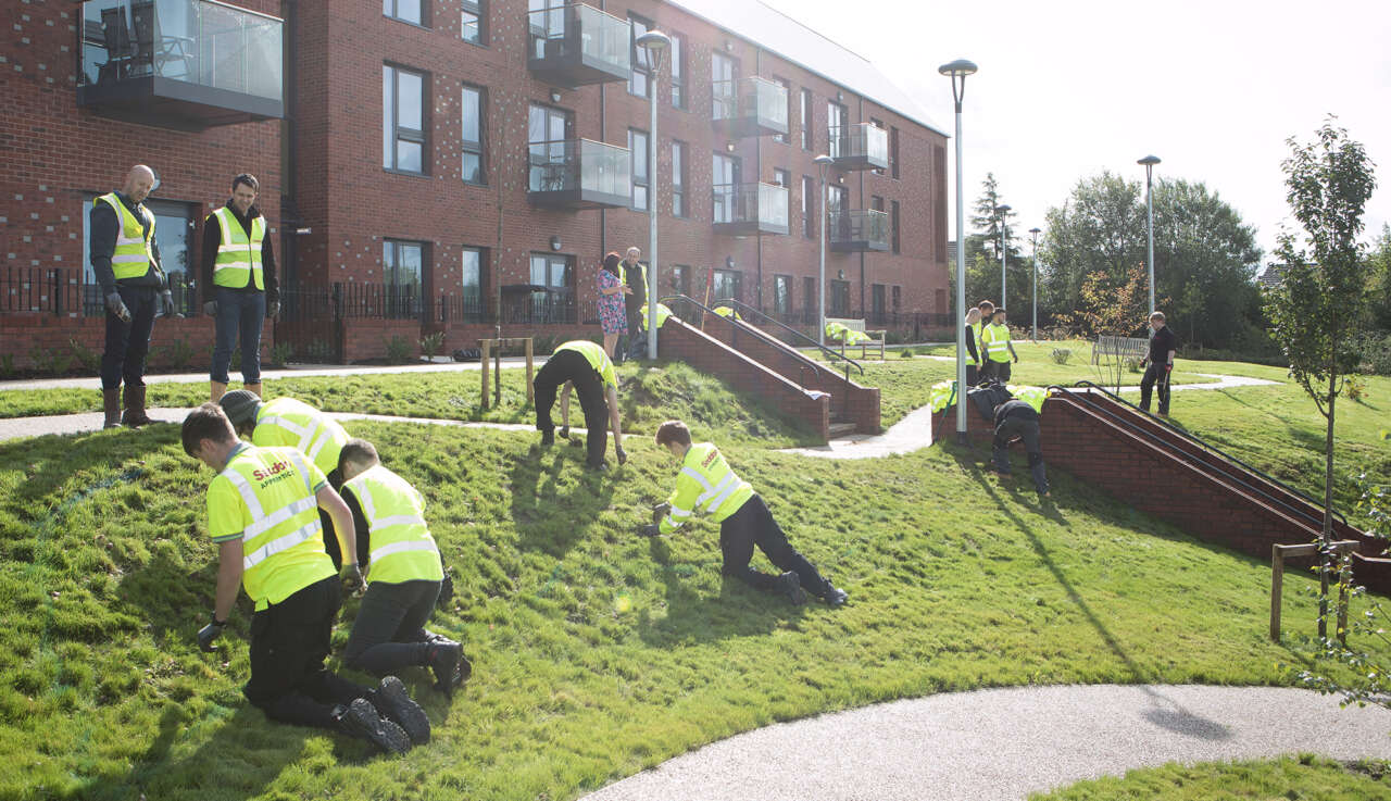Gillespies donates bulbs to mark the opening of Maple West Retirement