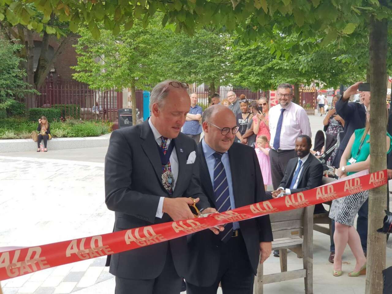 Ribbon-cutting ceremony signals official opening of Aldgate Square 