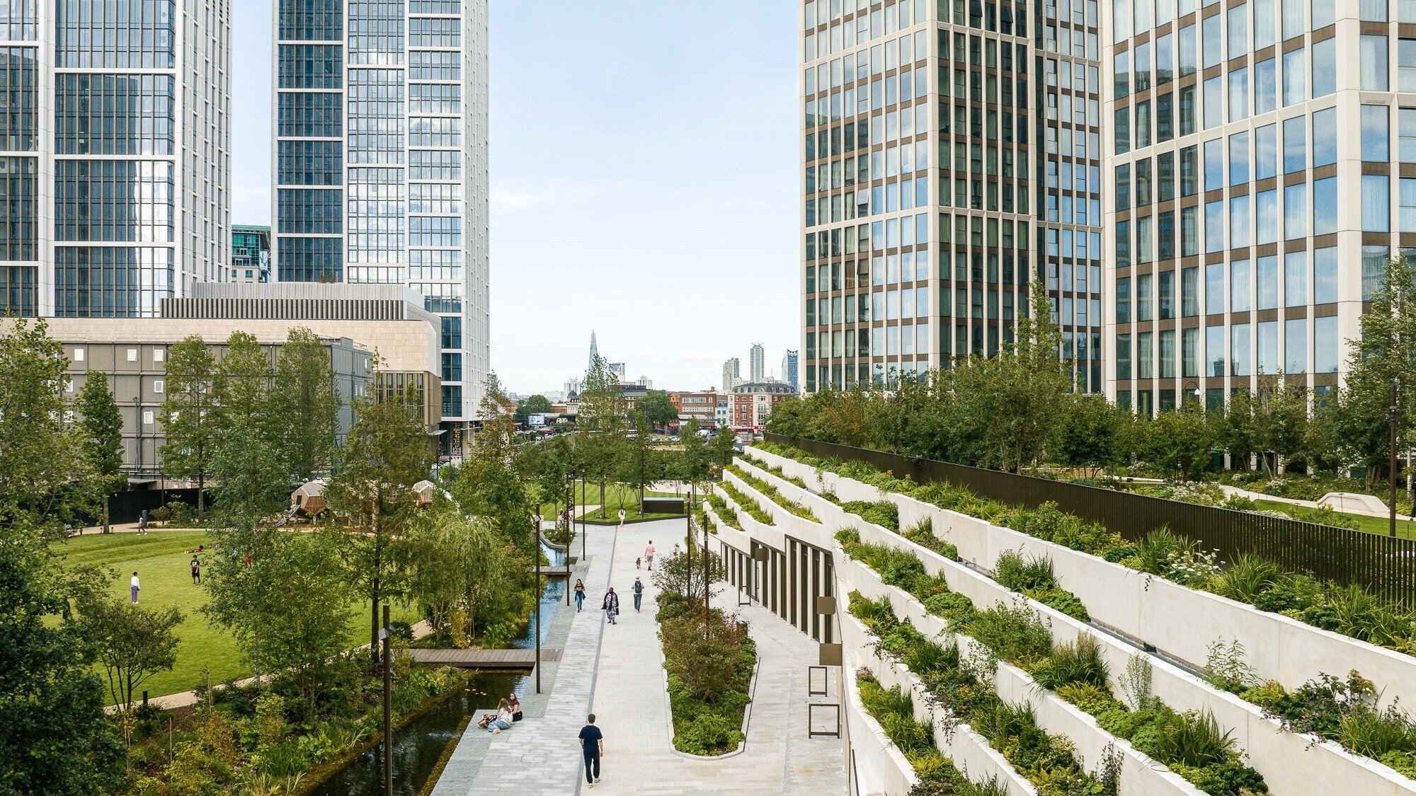 The completed park and terrace landscapes at Nine Elms Square in Thames City