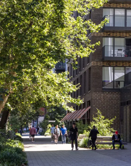 View along the revitalised New Kent Road at Elephant Park